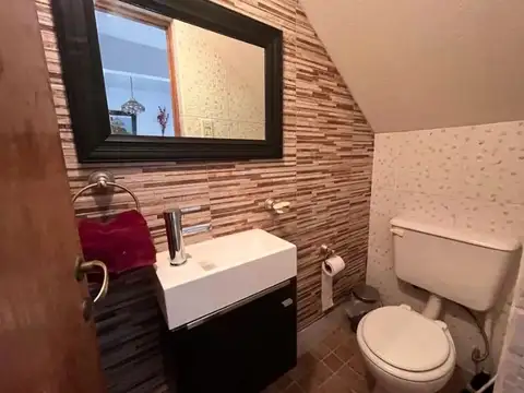 Casa 4 ambientes con 2 baños