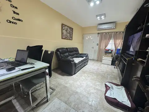 Depto Tipo Casa en Venta de 3 ambientes