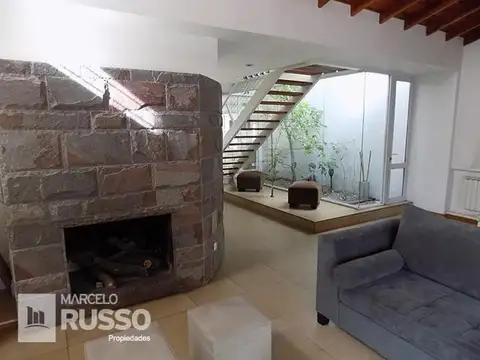 EXCELENTE CASA 4 AMBIENTES