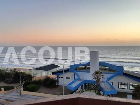 Avenida Costanera e/ Hernández y Zuviría