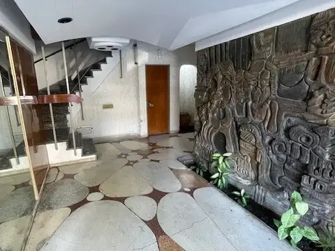 3 AMB. AL FRENTE CON BALCÓN CORRIDO