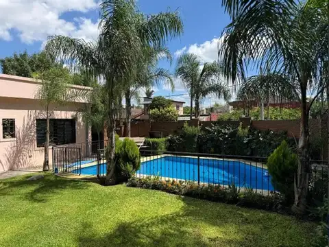 Casa en Venta con 4 cocheras
