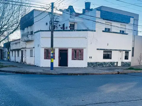 HERMOSA CASA MAS LOCAL.VENTA/ PERMUTA