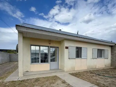 CASA 3 DORMITORIOS ZONA NORTE 