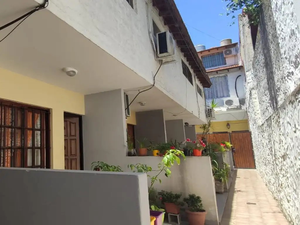 Lavalle 1860 , Piso pb