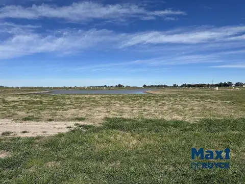 Terreno a la laguna en Las Victorias