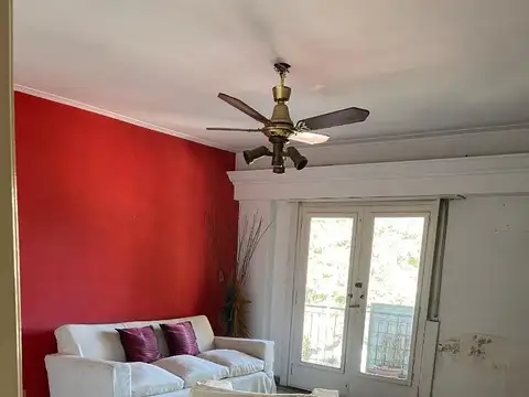 OPORTUNIDAD! Depto en PH sin expensas de 3 amb. Terraza.