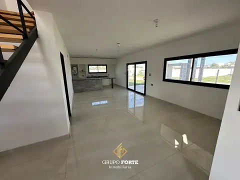 Casa 3 ambientes con 2 baños