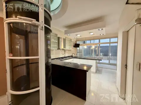 Casa 5 ambientes con 2 baños