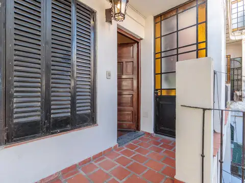 VENTA-CASA DE PASILLO APTA CREDITO-CENTRO.