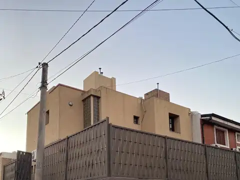  APTO CREDITO! CASA 3D CON PILETA QUEBRADA DE LAS ROSAS