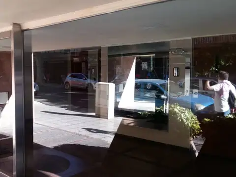 semipiso 3 ambientes con dep /serv frente c/ balcón  2 baños completos baulera y cochera