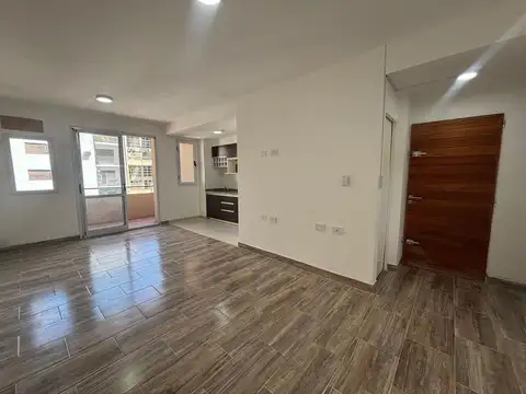 MONOAMBIENTE EN ALQUILER, LANUSITA, LUMINOSO 