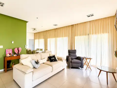 Casa en Venta - Calidad Constructiva - Sol Del Parana