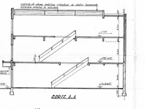 ESPECTACULAR EDIFICIO COMERCIAL