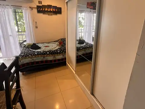 EN VENTA PH MONOAMBIENTE CON BALCÓN SIN EXPENSAS