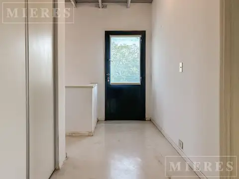 Muy linda casa desarrollada en dos plantas en el Barrio Cerrado Las Victorias.