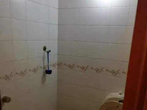 ALQUILER CHALET 5 AMBIENTES CON COCHERA Y PILETA