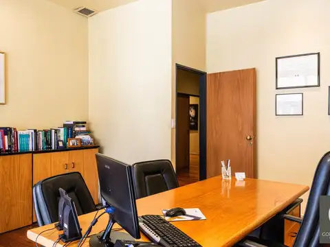 Oficina en Venta al Este