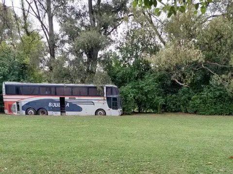 Casa de caseros con parque