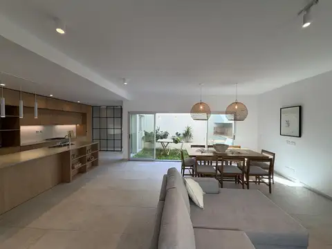 venta casa de pasillo unica 3 dormitorios av pellegrini 2700 barrio lourdes