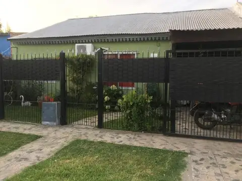 Casa en Venta 4 Ambientes en Don Torcuato