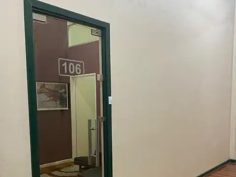 Oficina en Venta 82 años