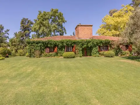 Casa 7 ambientes ALQUILER Pilar 7.000m2 de parque