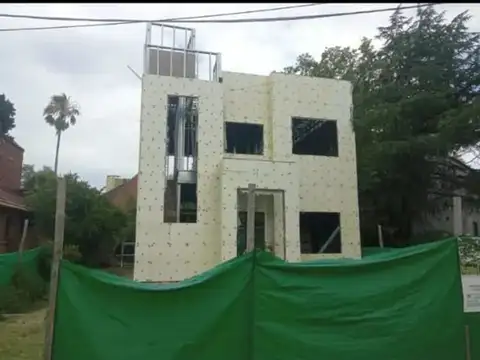 VENTA CASA A TERMINAR EN PILAR