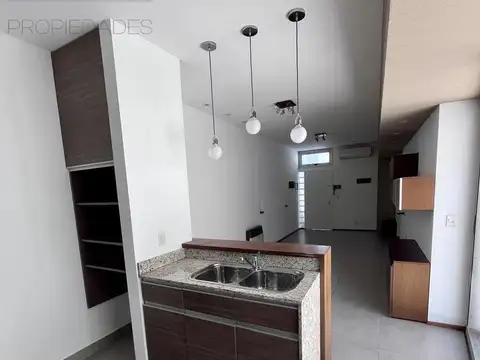 Depto Tipo Casa 3 ambientes con 2 baños