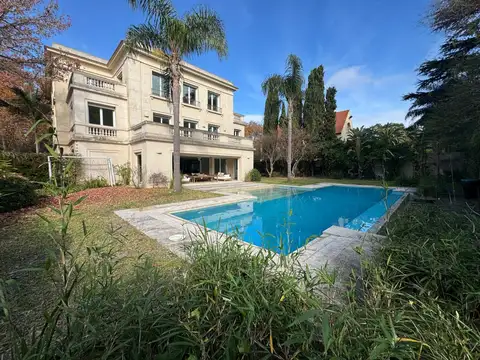 Venta Casa Libertador al río 6 ambientes Acassuso