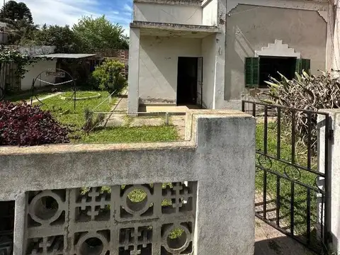 CASA EN JÁUREGUI AMPLIA Y LUMINOSA APTA CREDITO