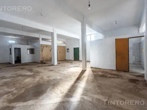 Alquiler Comercial, Múltiple destinos 220mts cubiertos