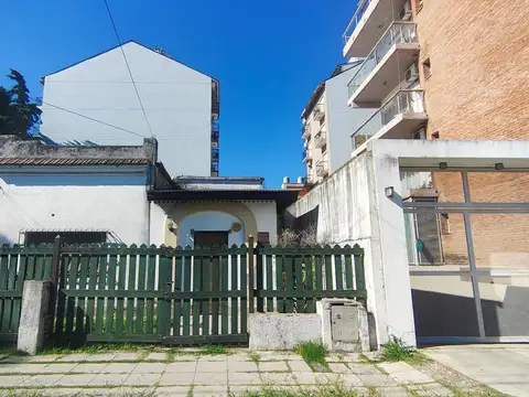 Casa en venta 3 ambientes a pasos estacion Jose Marmol