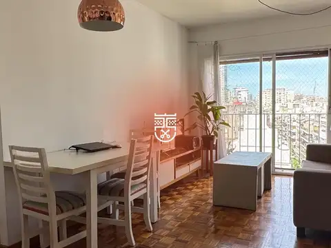 Ver VIDEO – Con Muebles -  Luminoso 2 ambientes en piso alto