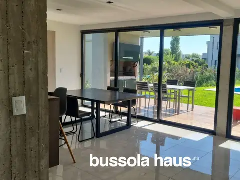 Casa en Alquiler de 3 dormitorios