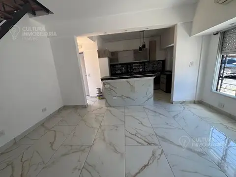 Depto Tipo Casa en Alquiler de 2 dormitorios