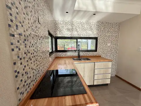 Casa 3 ambientes con 1 baño