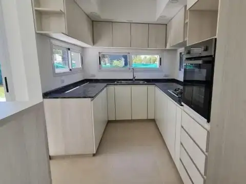 Casa en Venta al Oeste