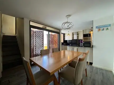 Casa 4 ambientes con 3 baños