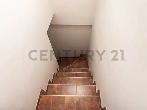Consejal Hector Noya 2400, Piso 1