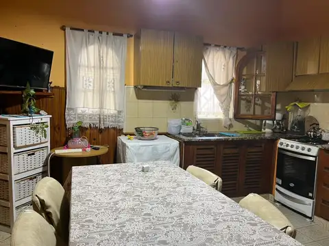 Casa 4 ambientes con 1 baño