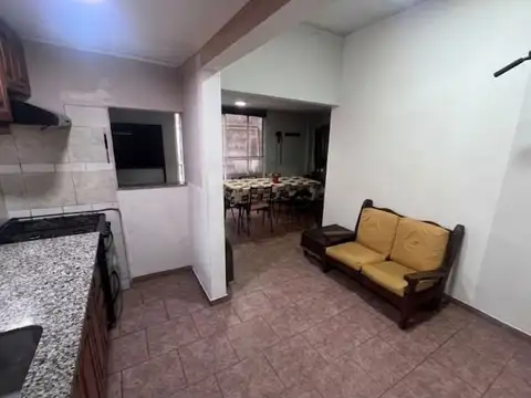 Casa 5 ambientes con 3 baños