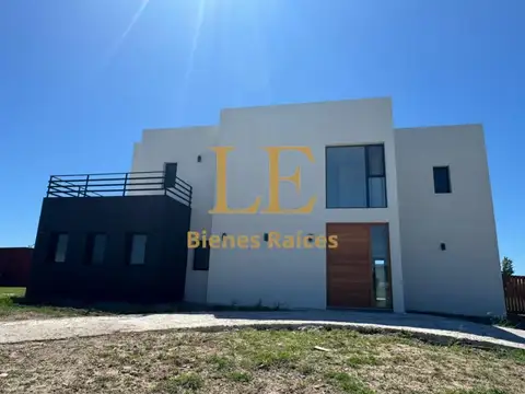 VENTA DE CASA EN SAN SEBASTIAN