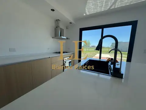 VENTA DE CASA EN SAN SEBASTIAN