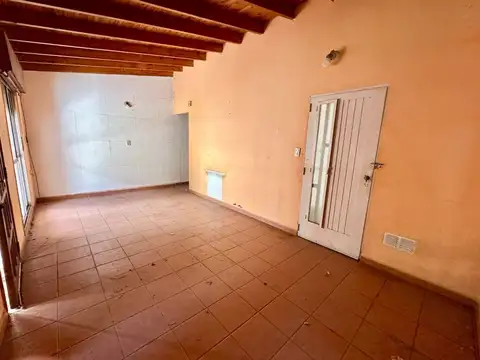 Casa 3 ambientes con 1 baño