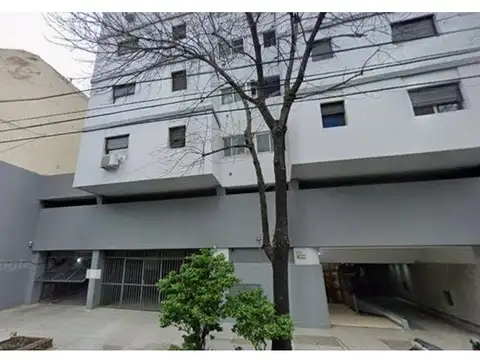 Mercedes 200, Piso 3