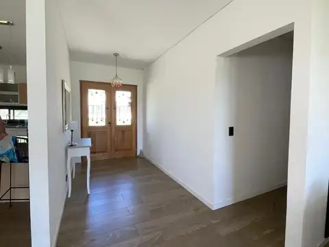 Casa en Venta en Pilar del Este - Santa Lucia, USD 170.000