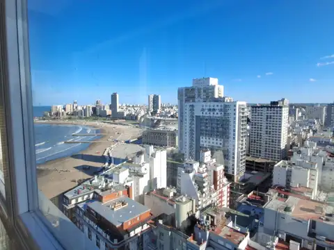 VENTA DEPARTAMENTO 3 AMBIENTES CON COCHERA CENTRO