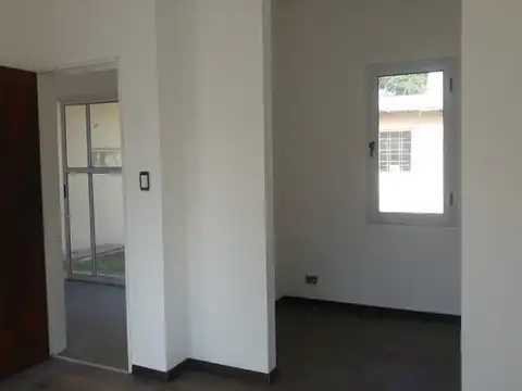 Casa 3 ambientes con 2 baños